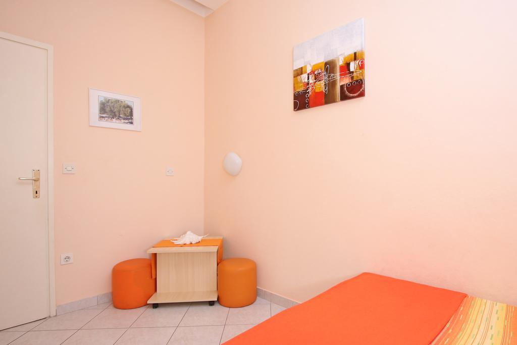 Apartments And Rooms Vesna Novalja Bilik gambar