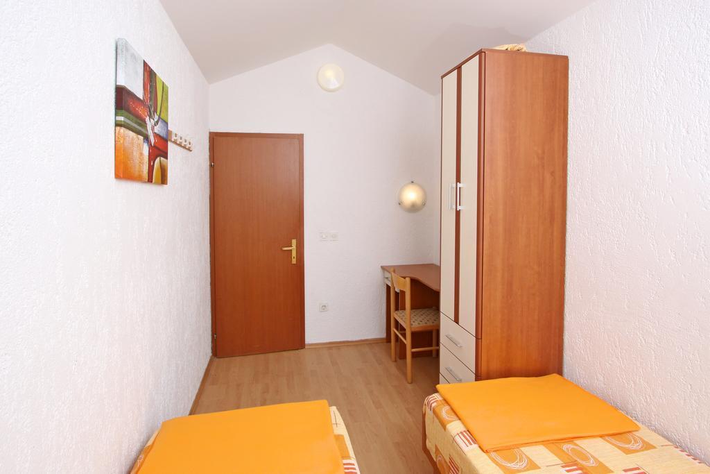 Apartments And Rooms Vesna Novalja Bilik gambar